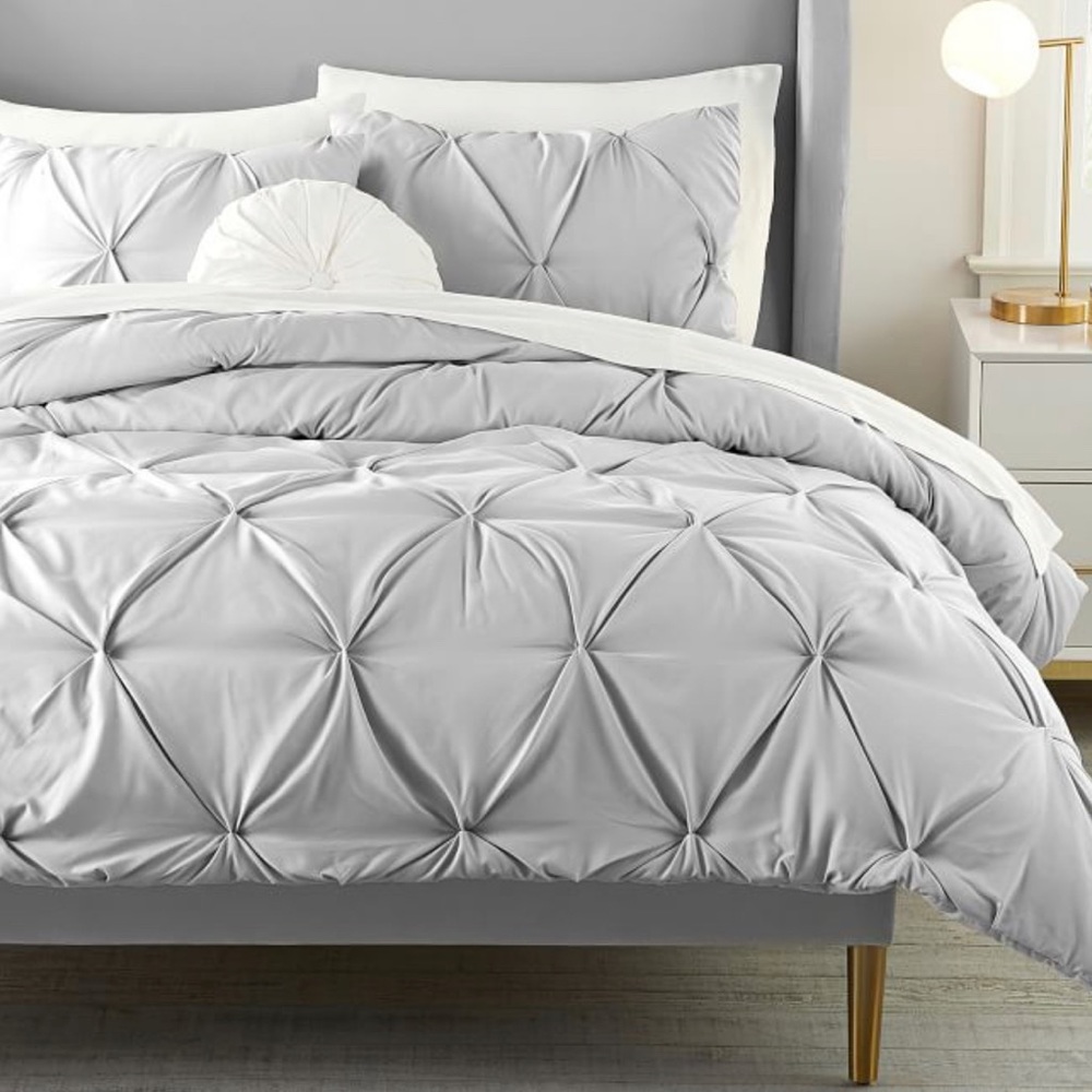 Brand New Twin XL Grey Comforter